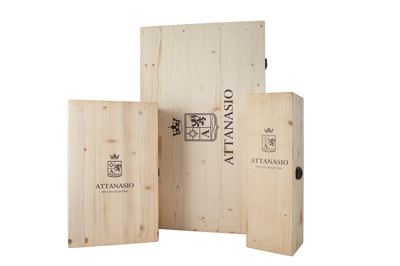 Tre cassette in legno Attanasio Private Collection con lo stemma di famiglia